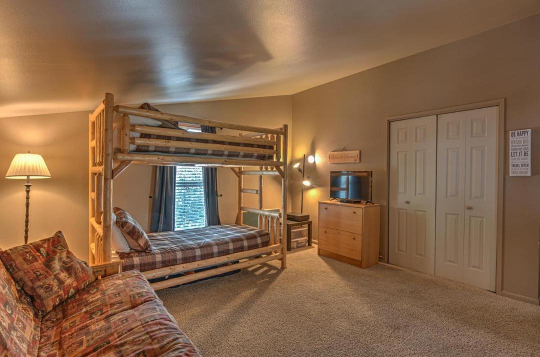 Photo of Livingroom in Sunriver
