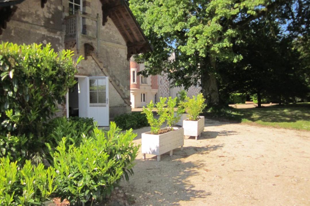 Photo of Buildings in Nazelles-Negron