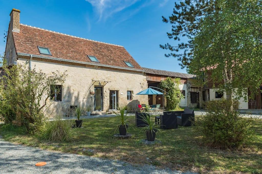 Photo of Buildings in Montgaudry