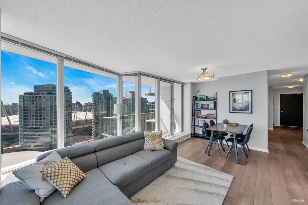 Photo of Livingroom in Crosstown