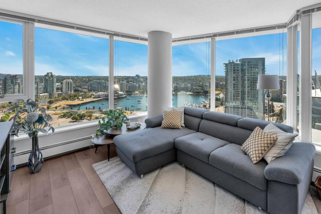 Photo of Livingroom in Crosstown