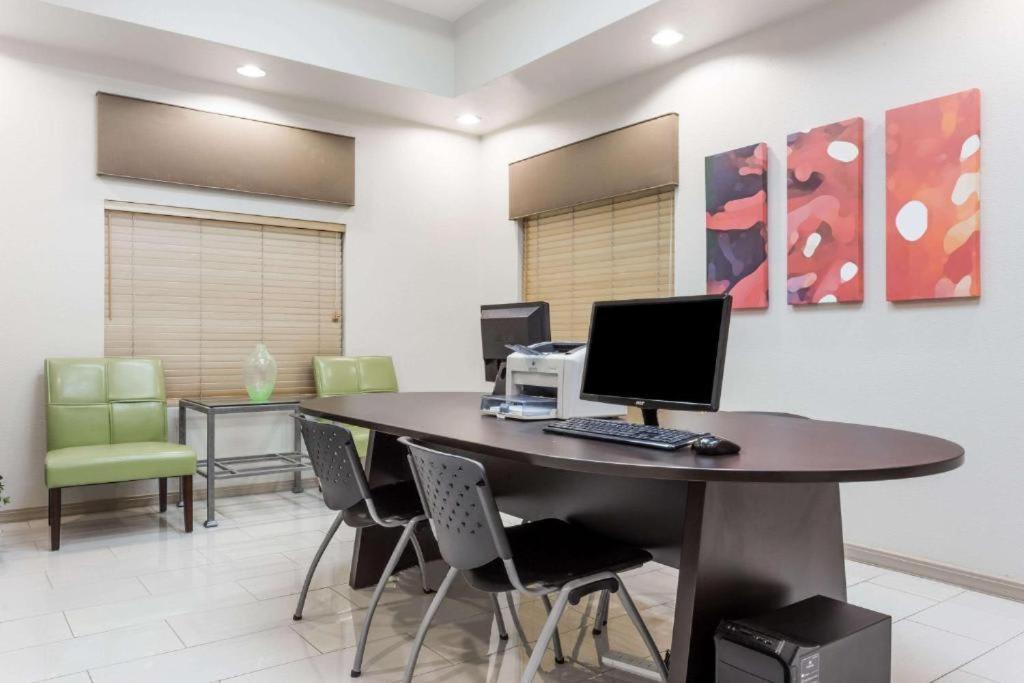 Photo of Livingroom in Chandler