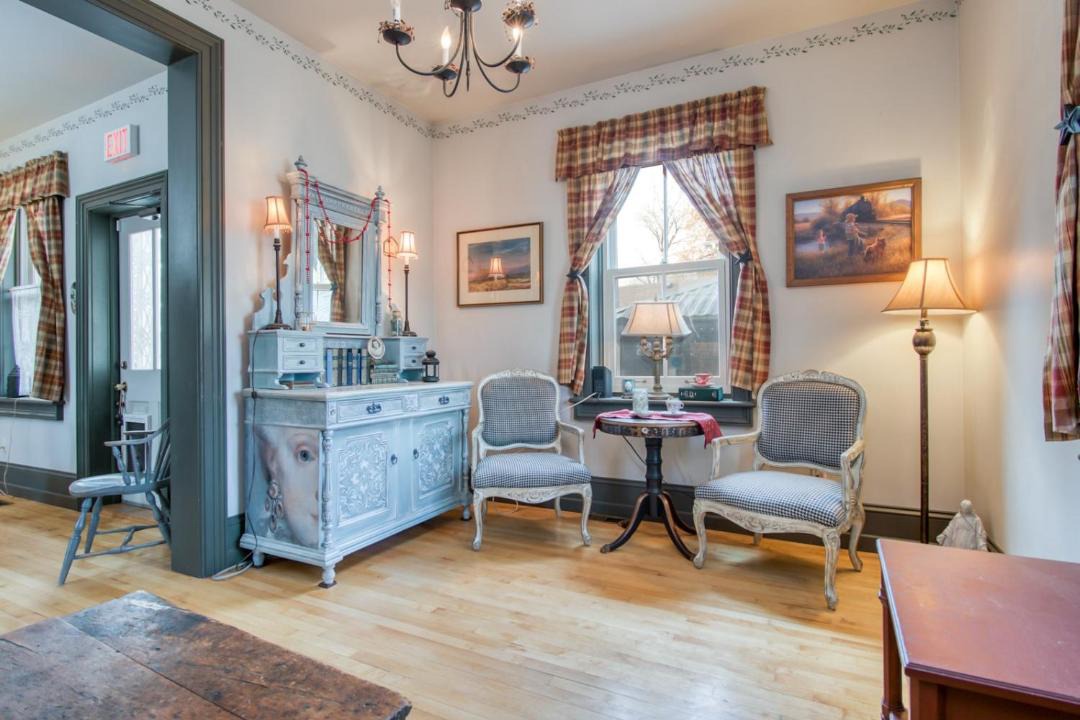 Photo of Livingroom in Elmira