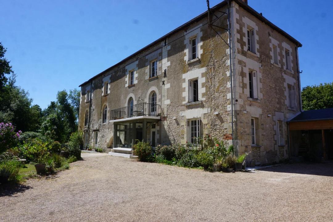 Photo of Buildings in Nazelles-Negron