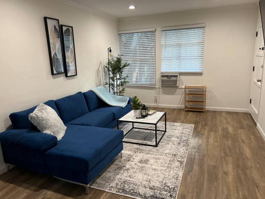 Photo of Livingroom in Hollywood