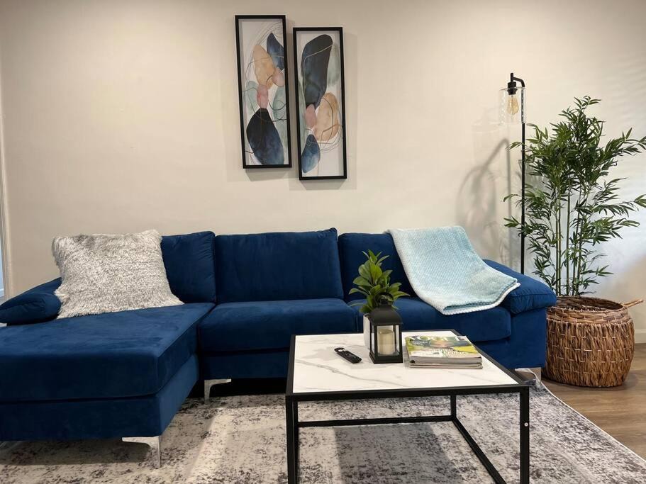 Photo of Livingroom in Hollywood