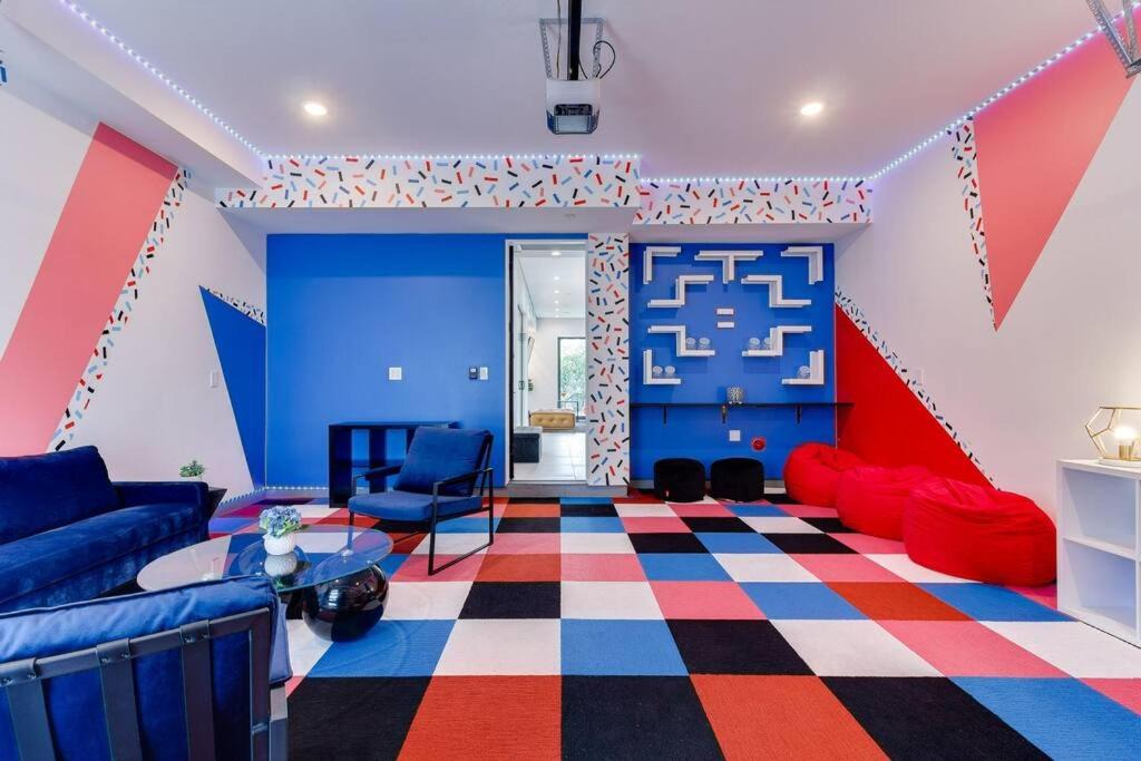 Photo of Livingroom in Encino
