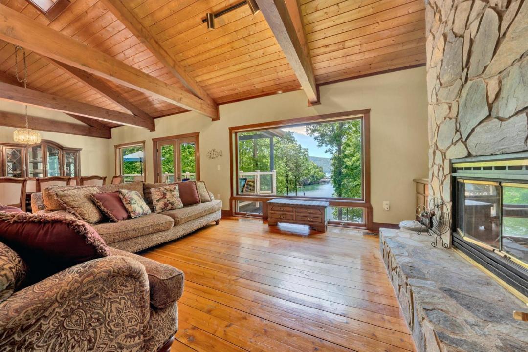 Photo of Livingroom in Huddleston