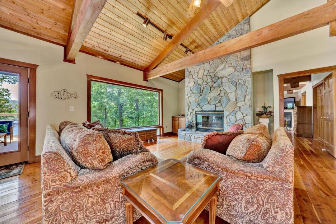 Photo of Livingroom in Huddleston