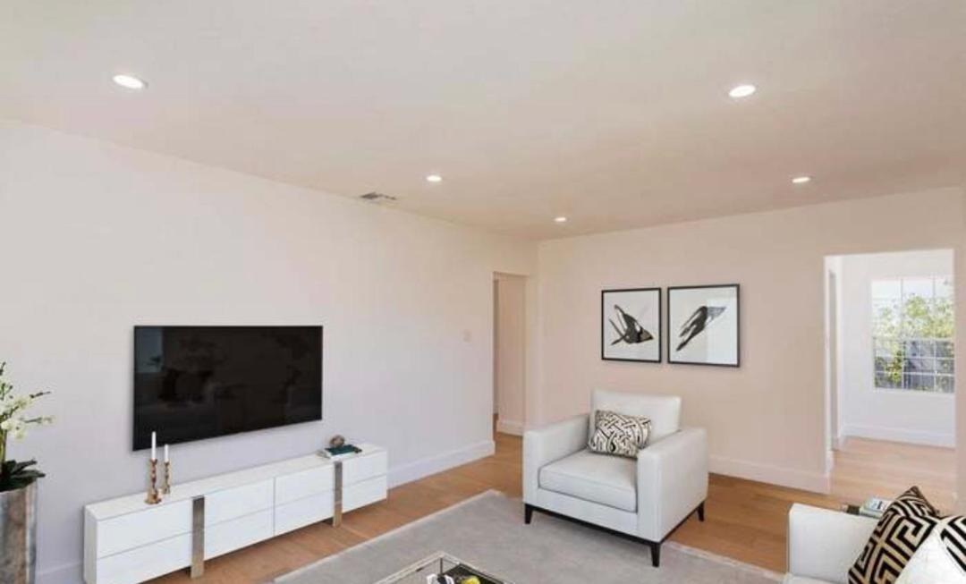 Photo of Livingroom in Encino