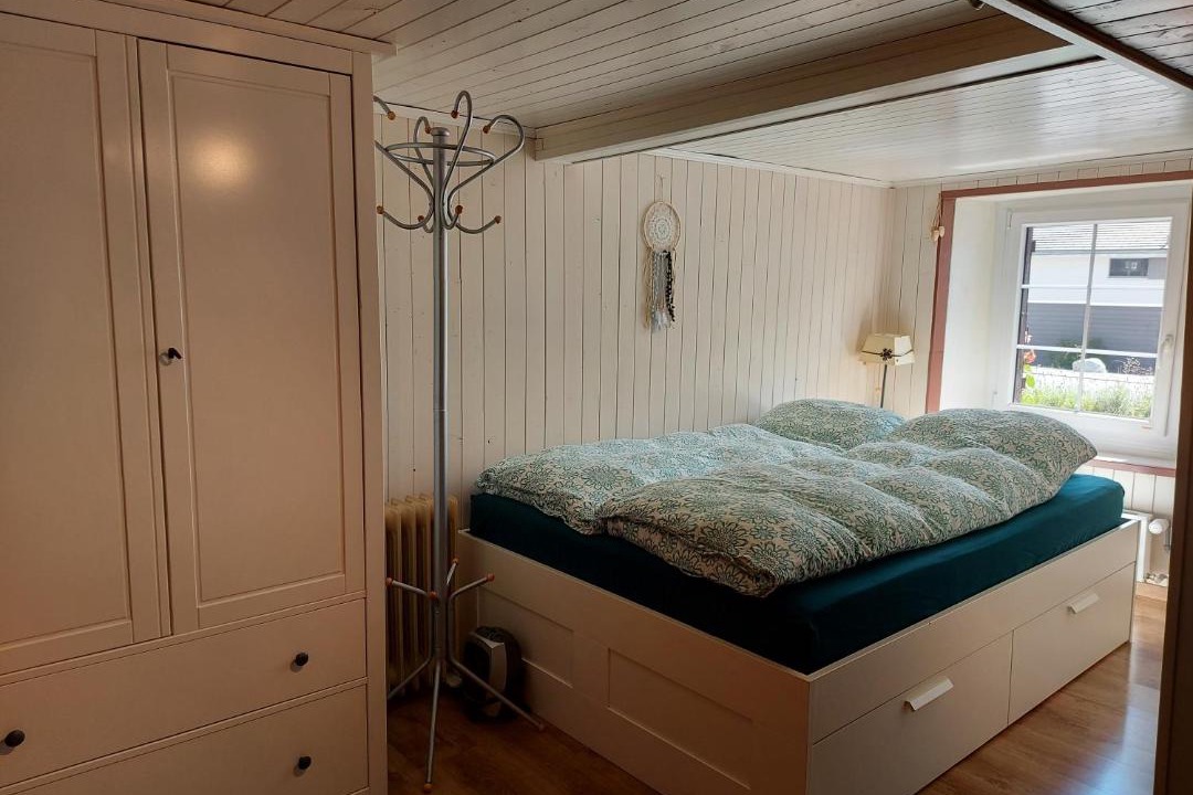 Photo of Bedroom in Enney