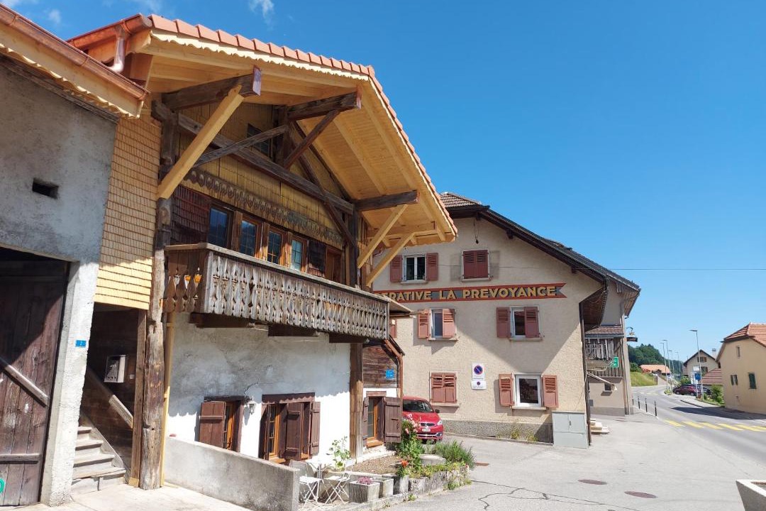 Photo of Buildings in Enney