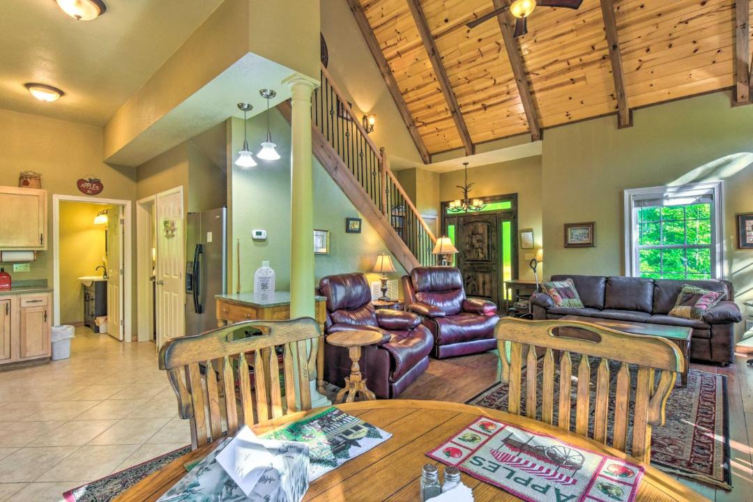 Photo of Livingroom in Hayesville