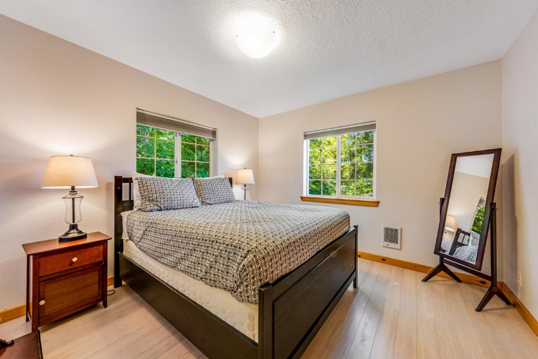 Photo of Bedroom in Netarts