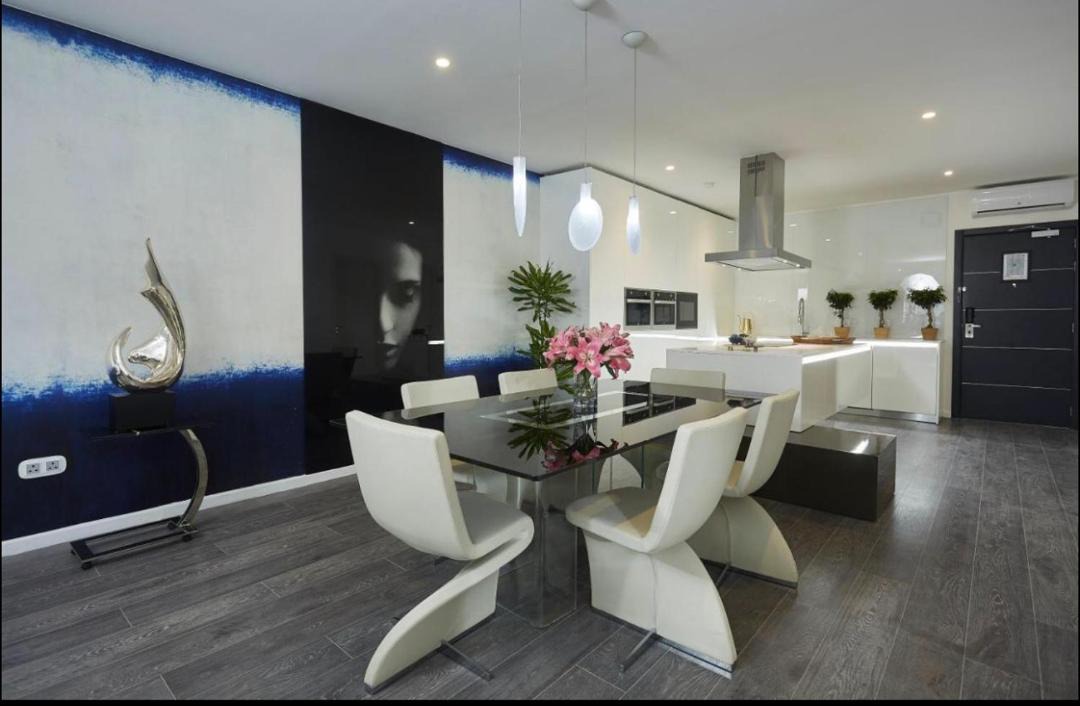 Photo of Livingroom in North Ridge