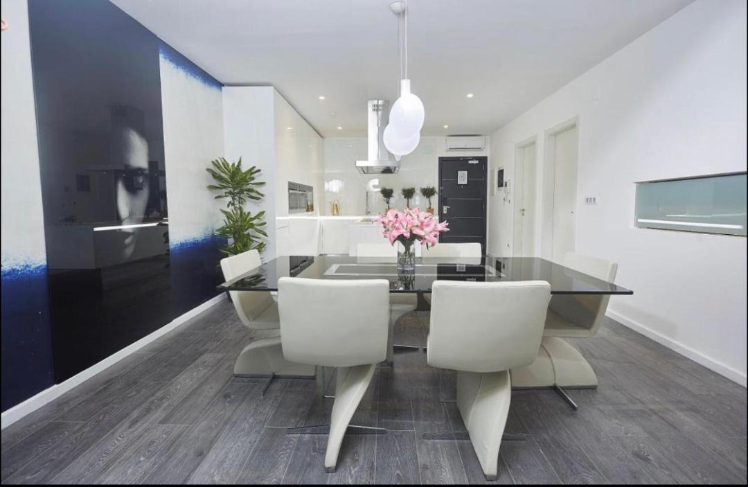 Photo of Livingroom in North Ridge