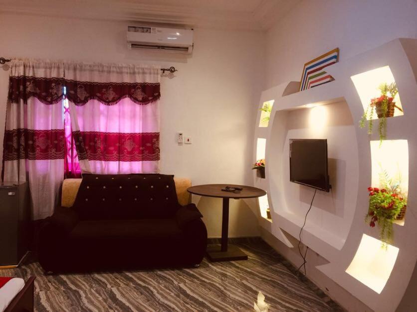 Photo of Livingroom in Gomoa