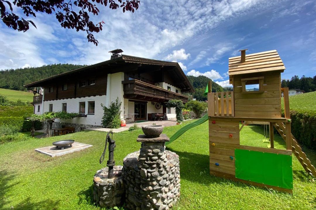 Photo of Buildings in Rettenschoess