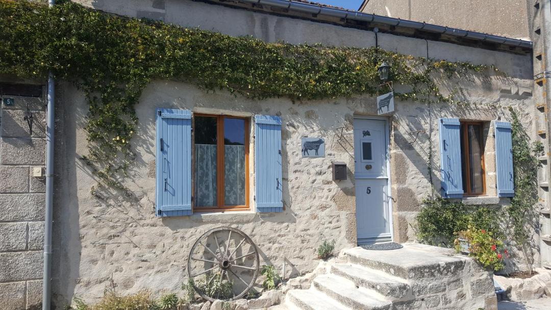 Photo of Buildings in Ladapeyre