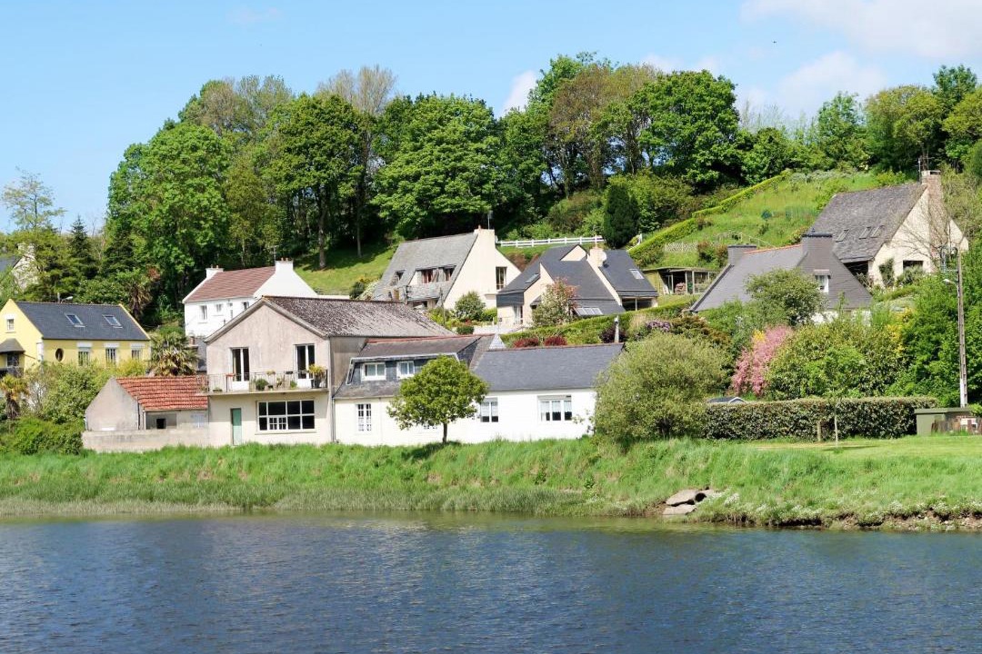 Photo of Buildings in Taule