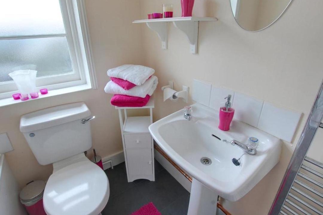 Photo of Bathroom in Ewhurst Green