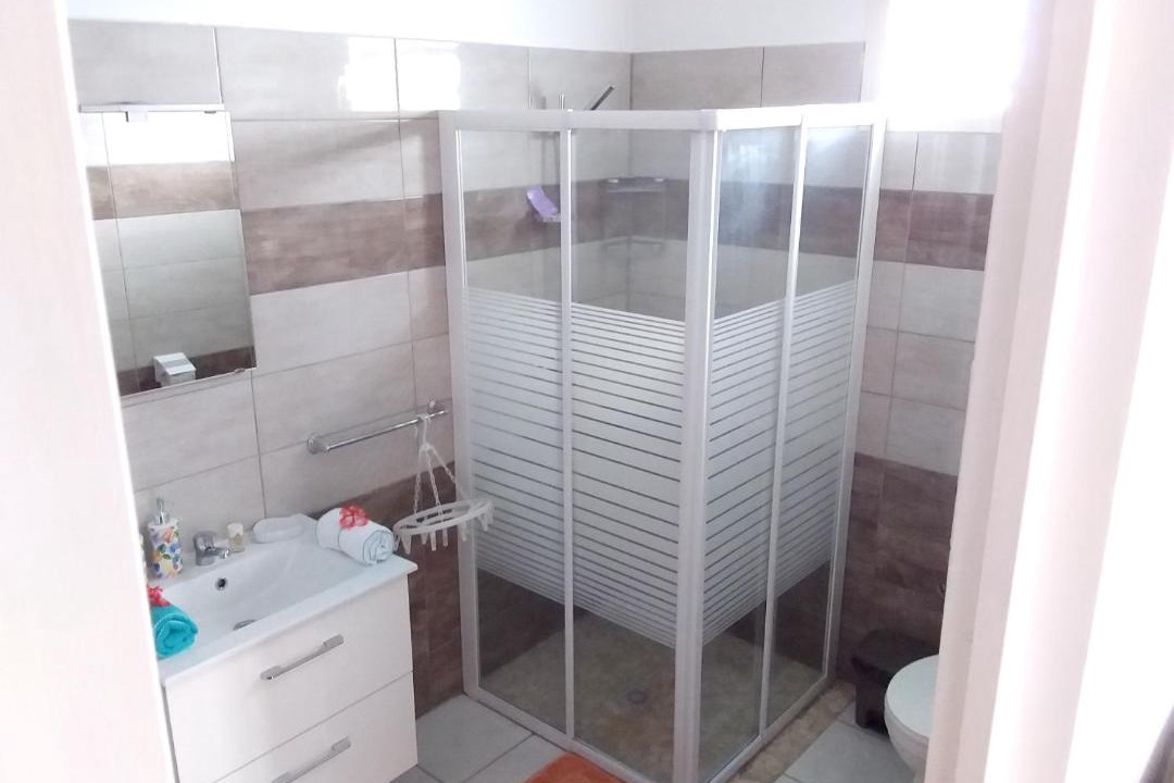 Photo of Bathroom in Damencourt