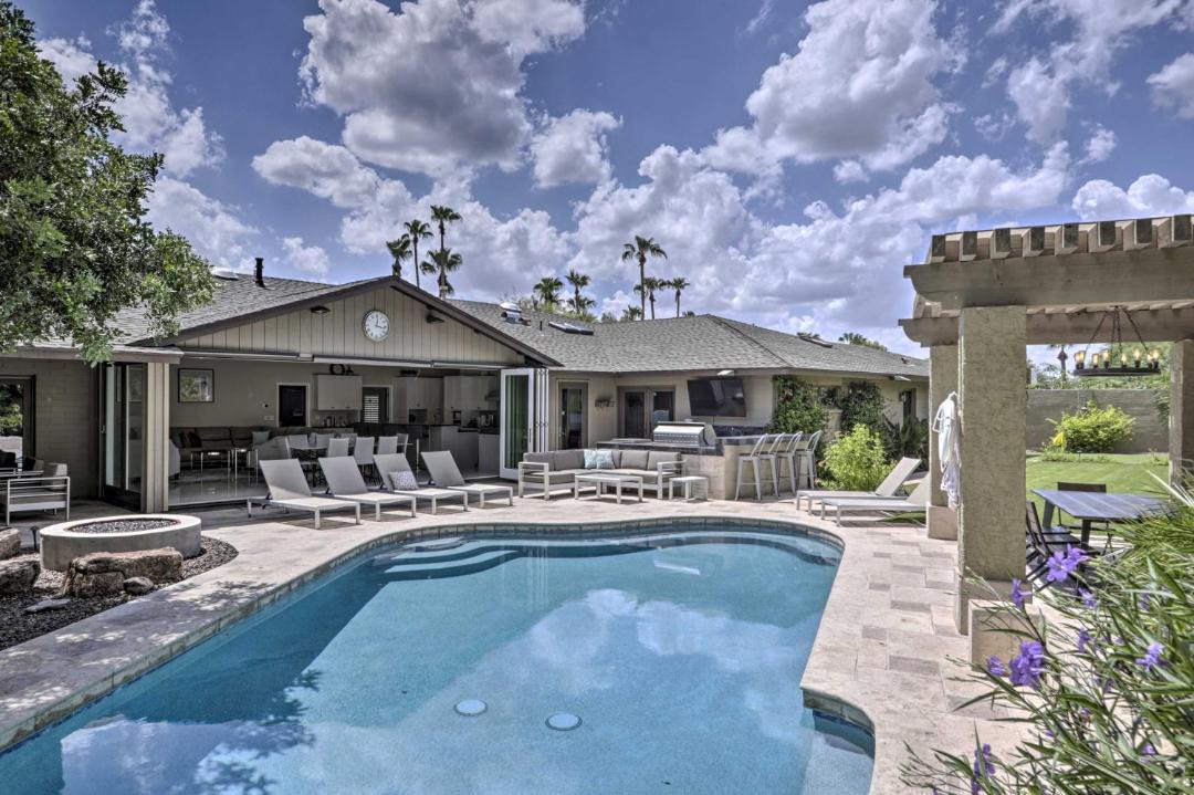 Photo of Outdoor in Woodleaf