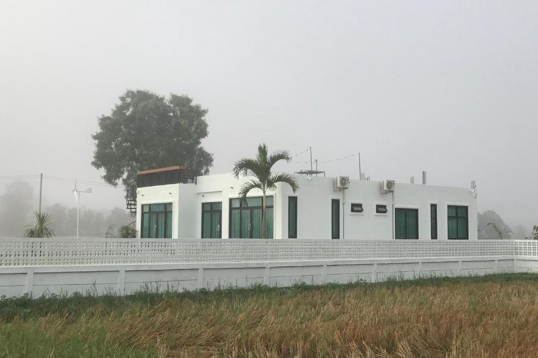 Photo of Buildings in Pua