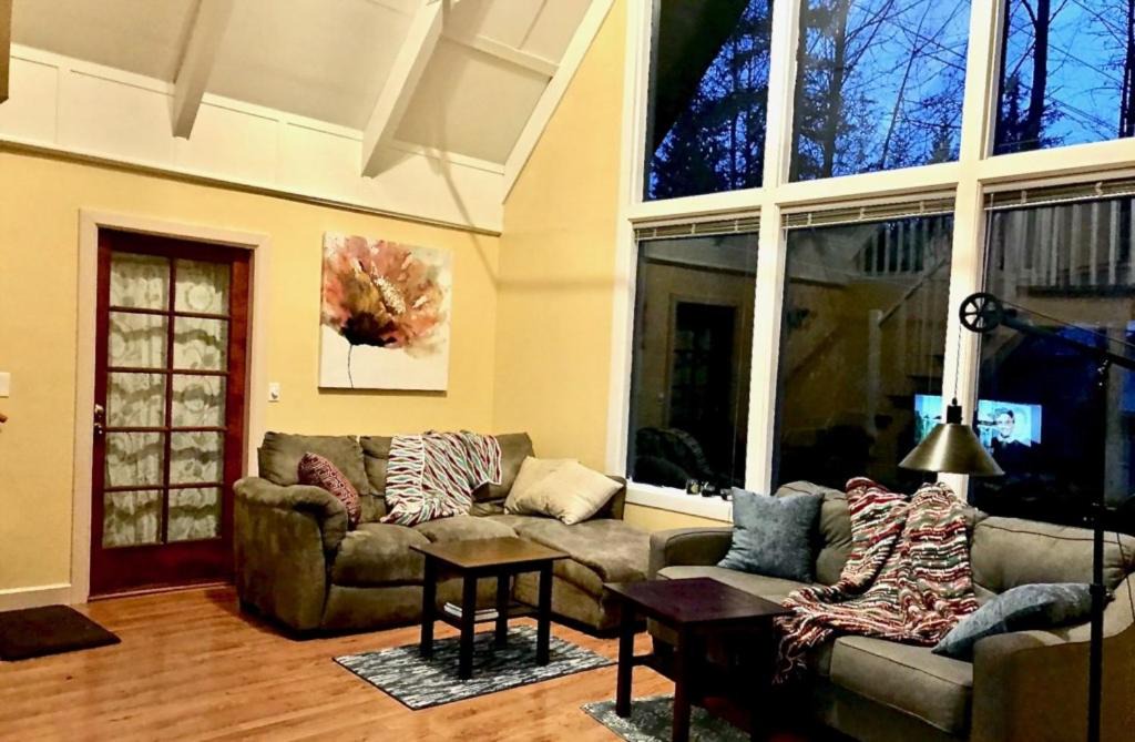 Photo of Livingroom in Alyeska