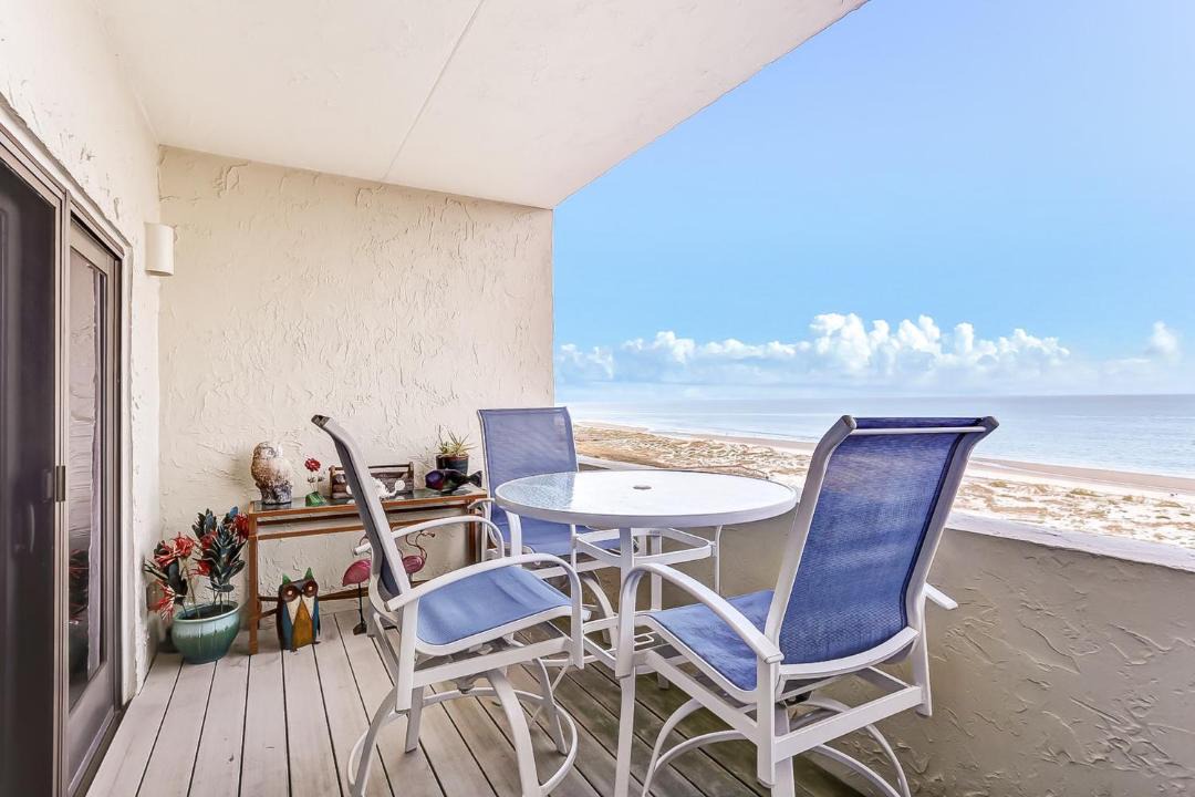 Photo of Patio Balcony in American Beach