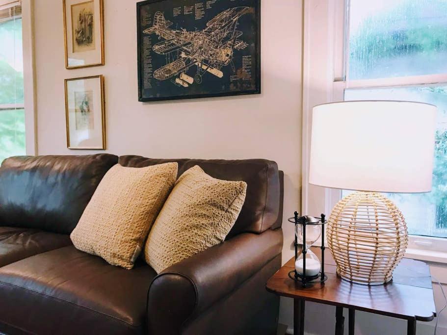 Photo of Livingroom in Neartown