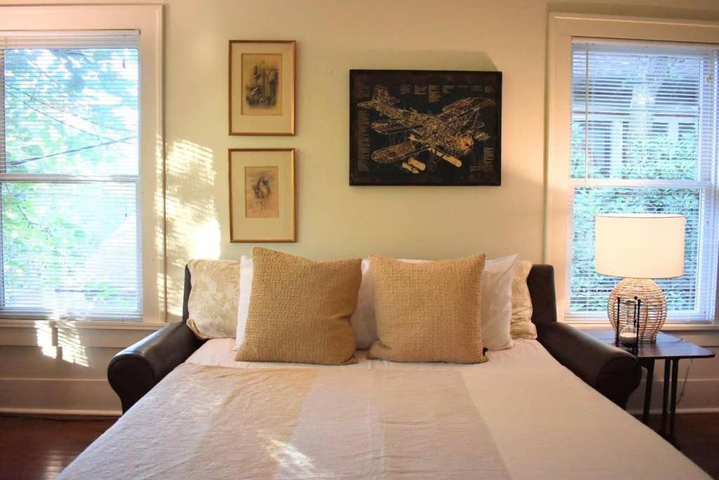 Photo of Bedroom in Neartown