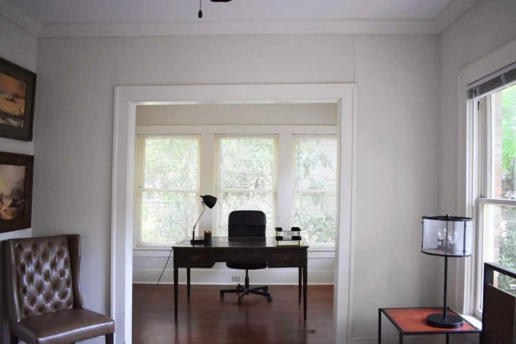 Photo of Livingroom in Neartown