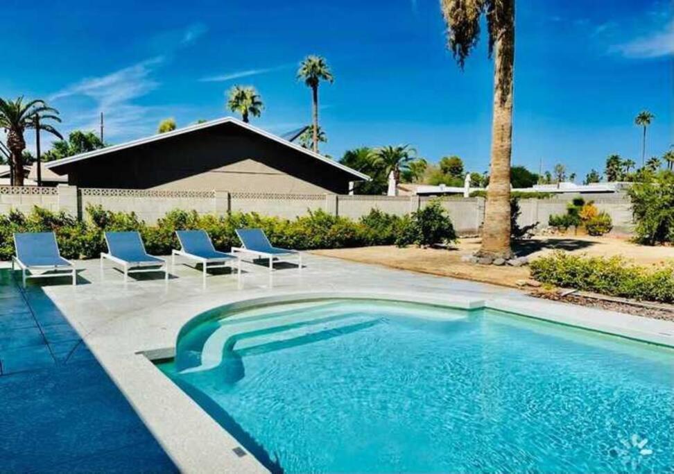 Photo of Outdoor in Paradise Valley Village