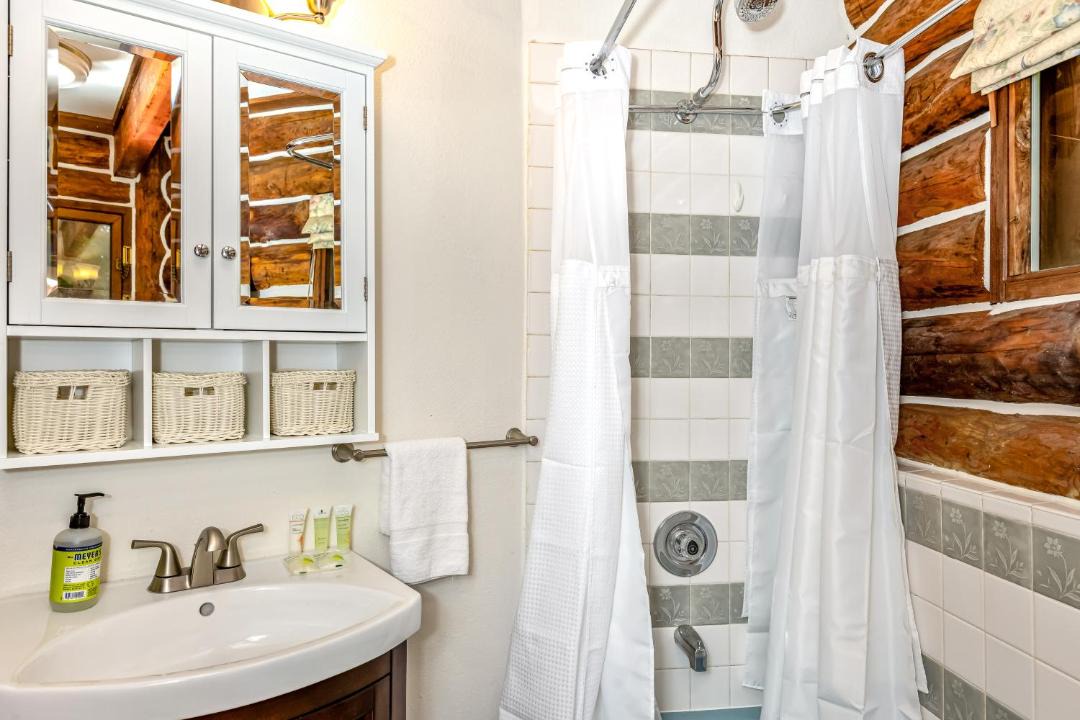 Photo of Bathroom in Girdwood