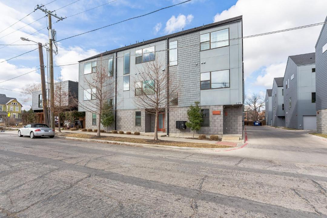 Photo of Buildings in Oak Cliff