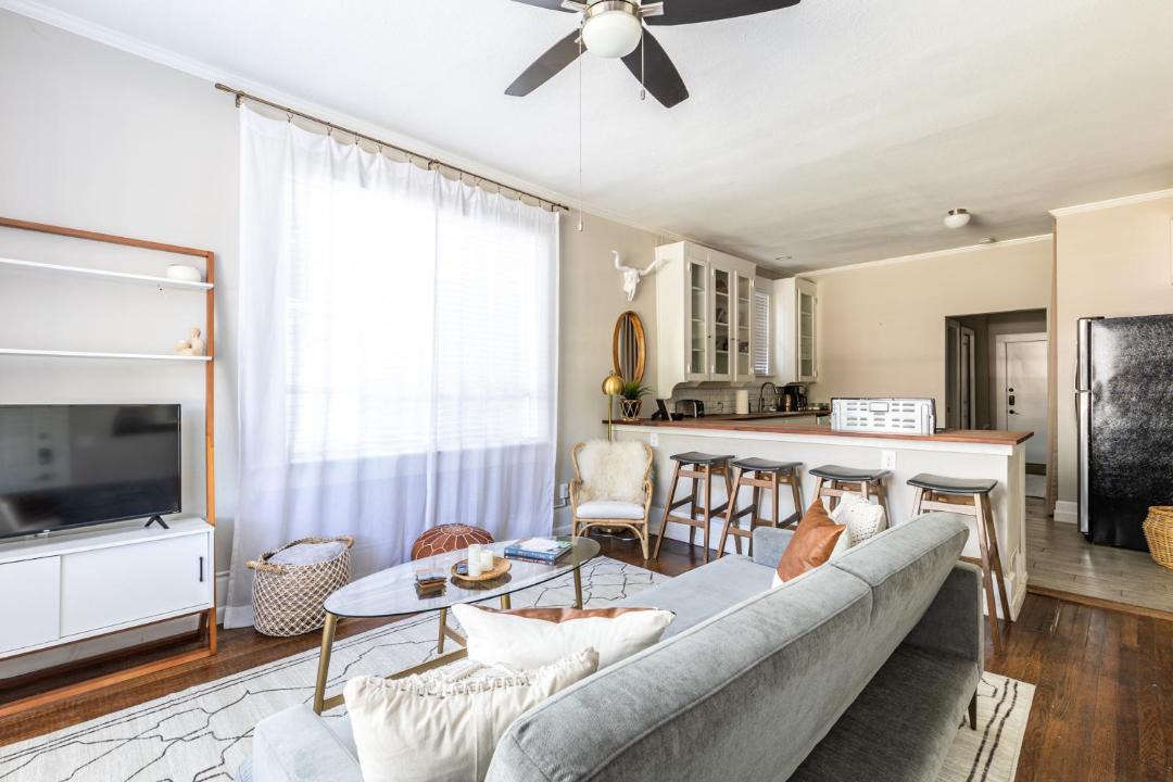 Photo of Livingroom in Old East Dallas