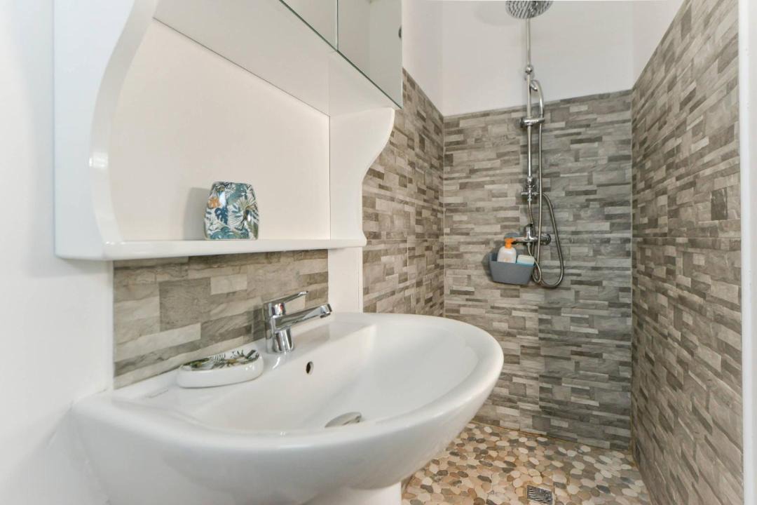 Photo of Bathroom in Baie-Mahault