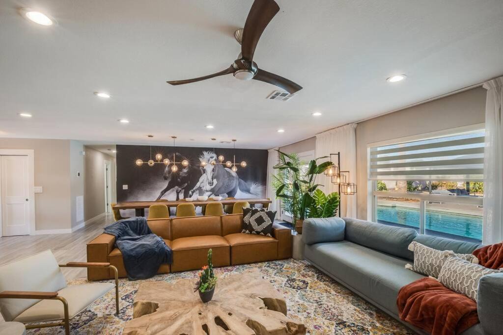 Photo of Livingroom in Paradise Valley Village