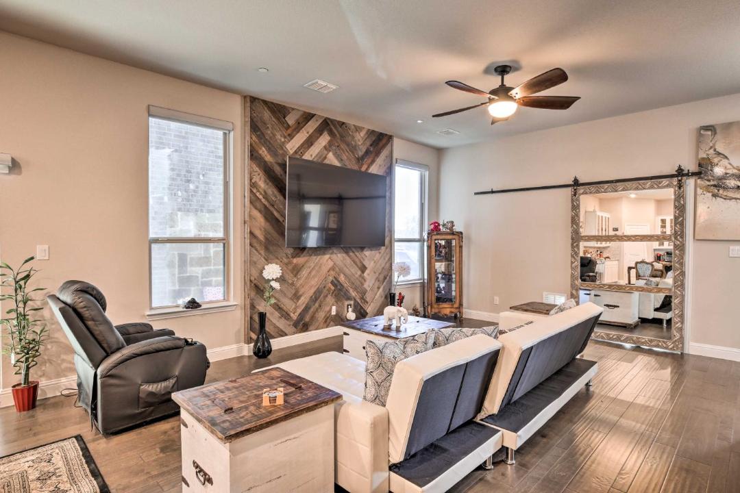 Photo of Livingroom in Rowlett