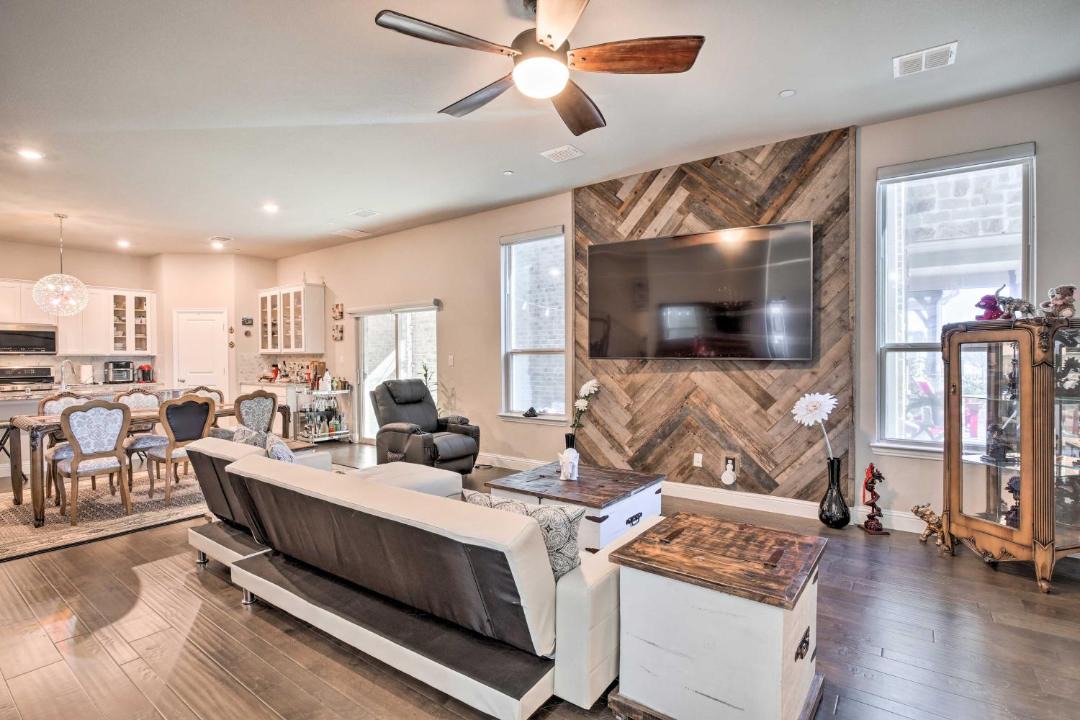 Photo of Livingroom in Rowlett