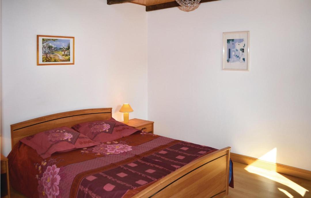 Photo of Bedroom in Meslan