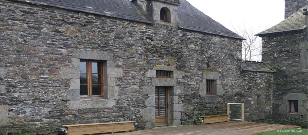 Photo of Buildings in Bon Repos sur Blavet