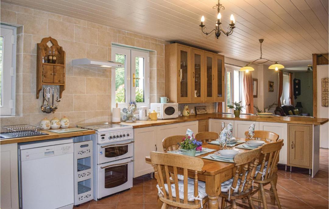 Photo of Kitchen in Saint-Adrien