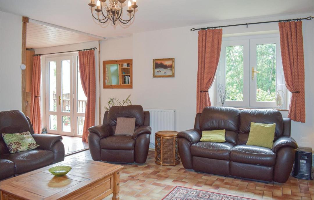 Photo of Livingroom in Saint-Adrien