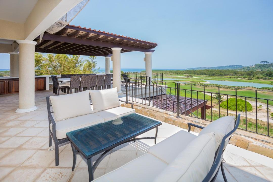 Photo of Patio Balcony in Pristine Bay