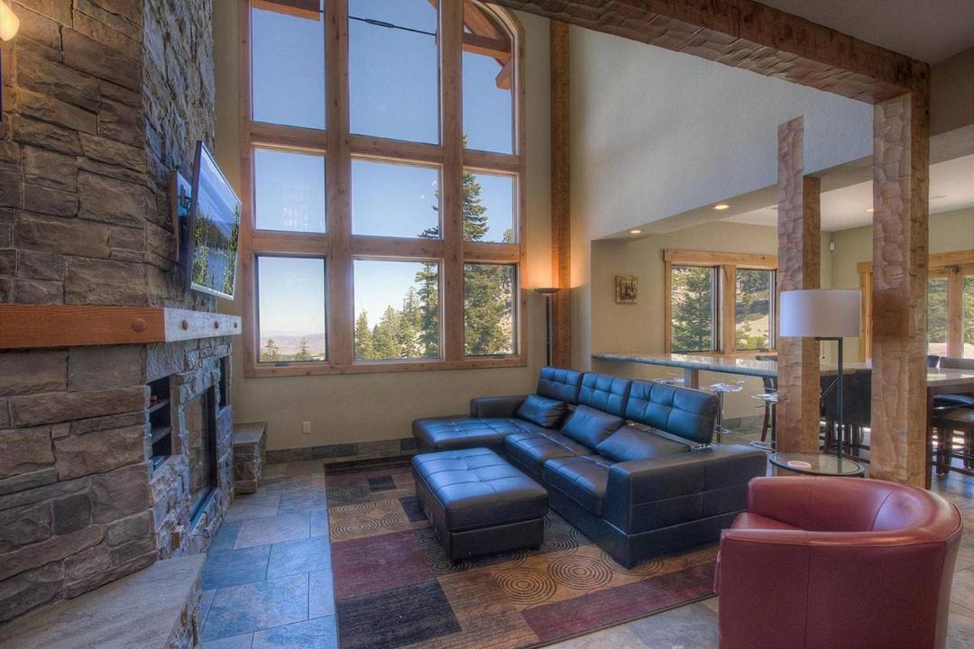 Photo of Livingroom in Tahoe Village