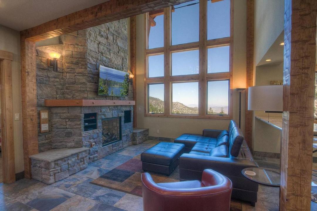 Photo of Livingroom in Tahoe Village