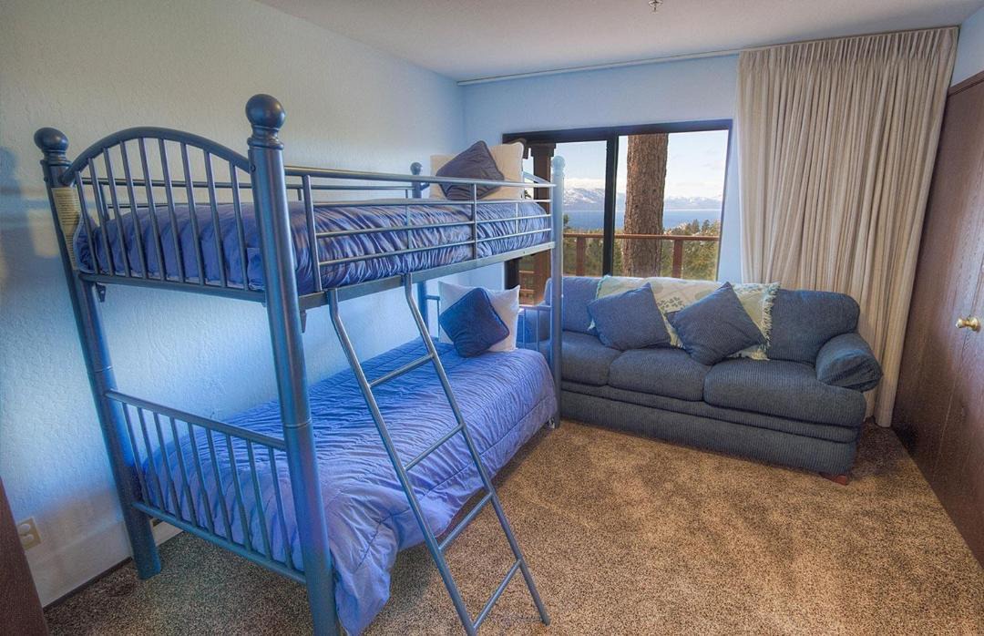 Photo of Livingroom in Tahoe Village