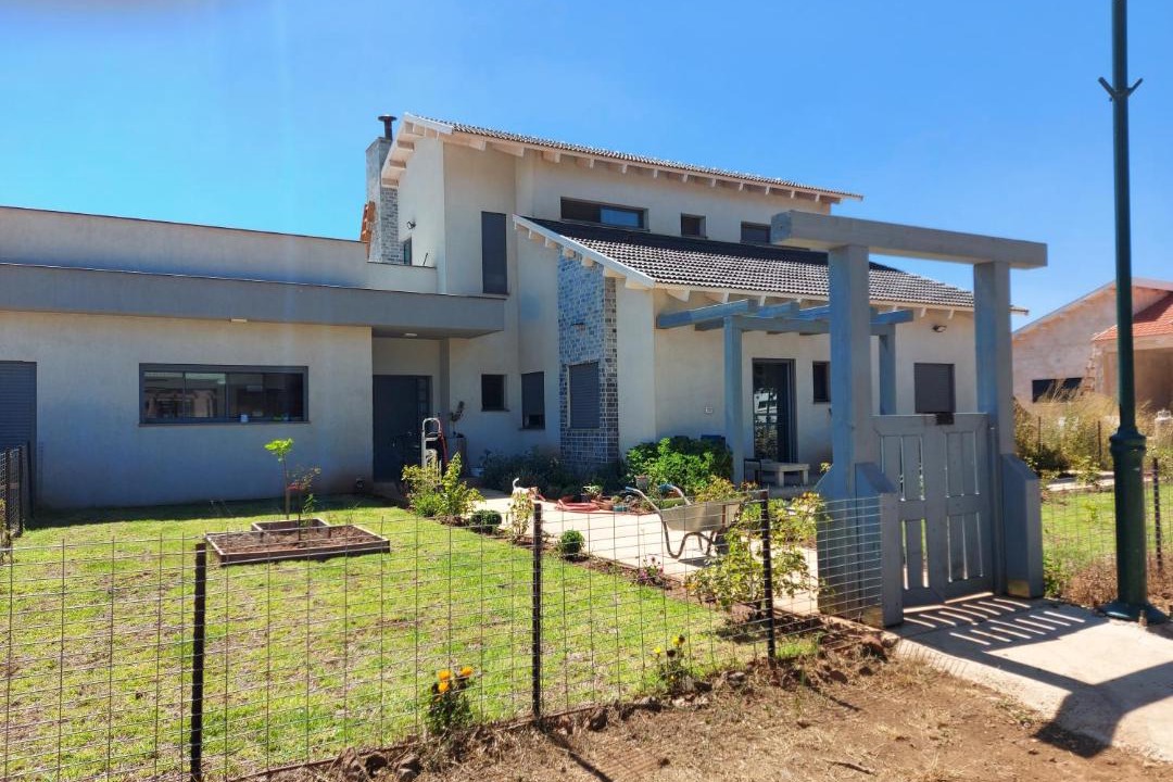 Photo of Buildings in Buq'ata